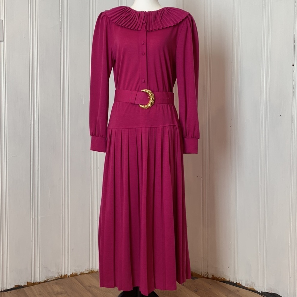 KATESPORT stunning 3 piece matching set (skirt, shirt and belt)